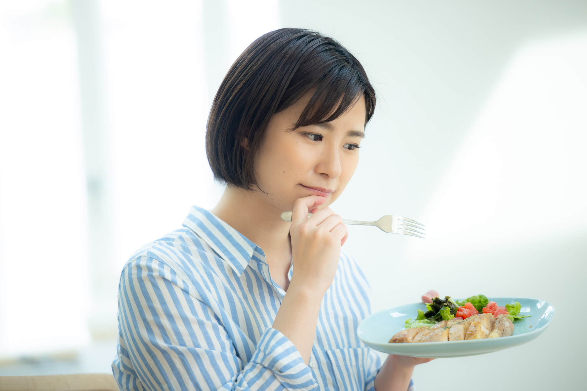 自炊で栄養の偏りが気になる人へ｜食生活改善のポイント3選